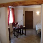 Les Sureaux 3*