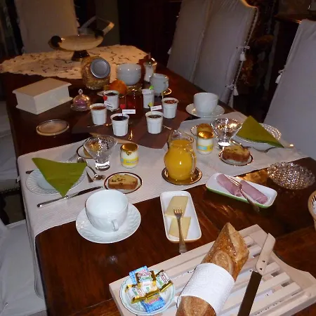 Les Sureaux Bed and breakfast